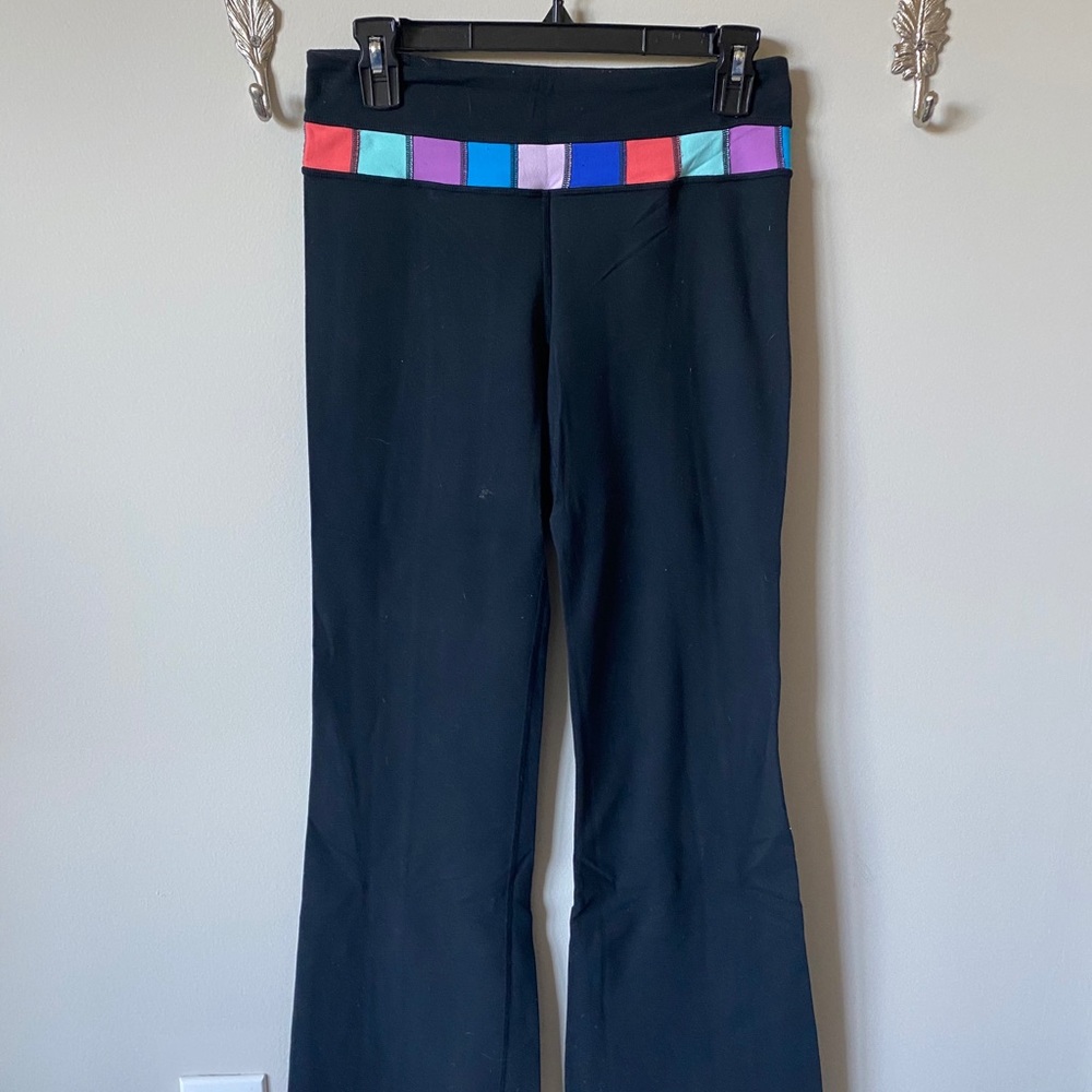 Lululemon flare pants size 6